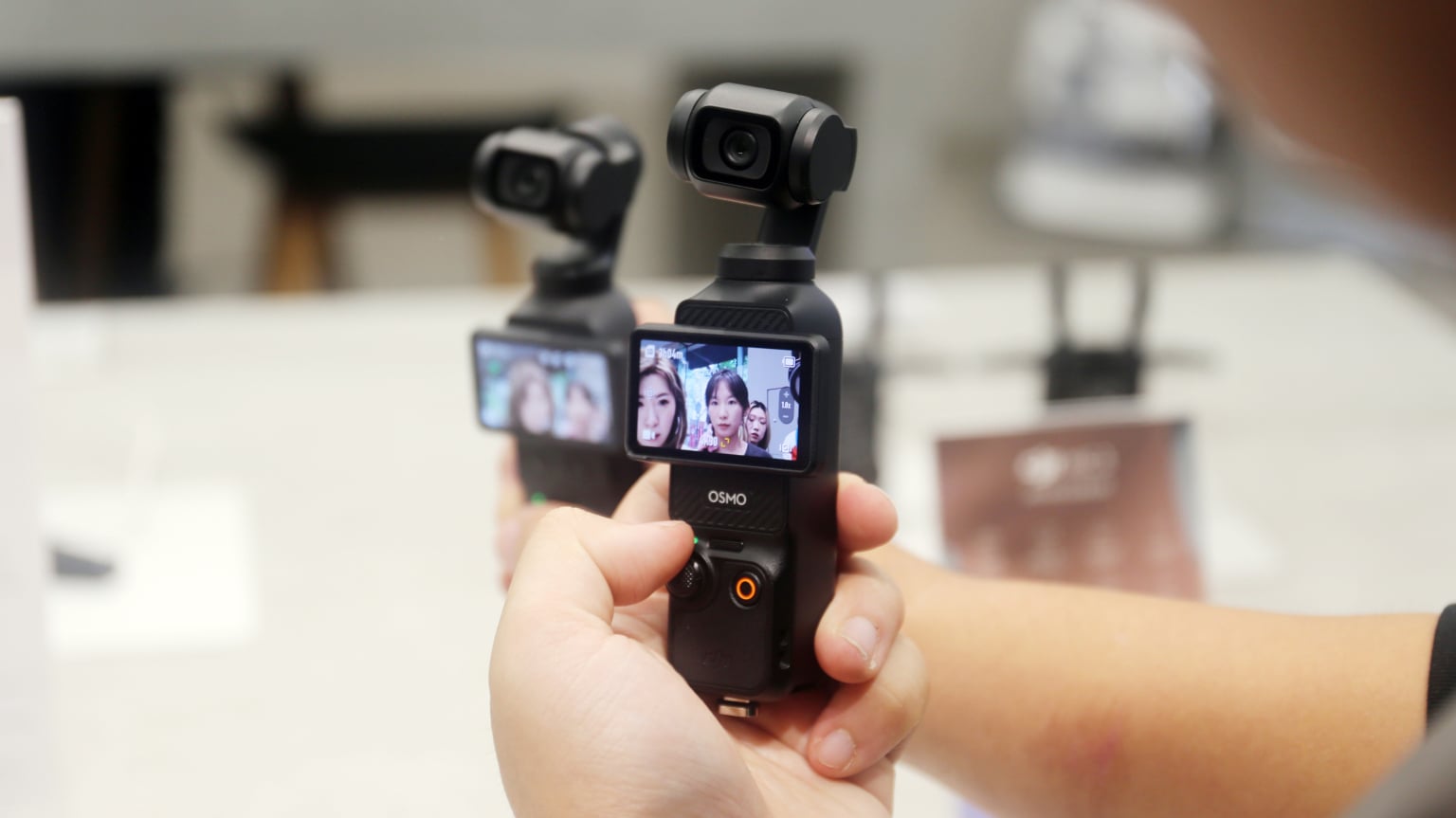 DJI Osmo Pocket 4