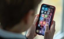 Child on smartphone