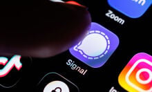 Signal app on phone screen