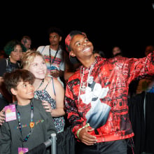 DangMattSmith takes selfie with fans at VidCon Anaheim 2023