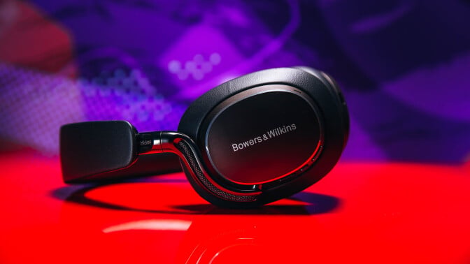 bowers and wilkins px8 s2 headphones on their side
