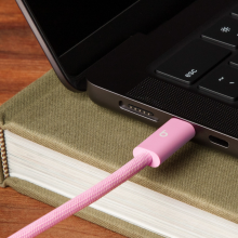 Beats Power Pink woven cable